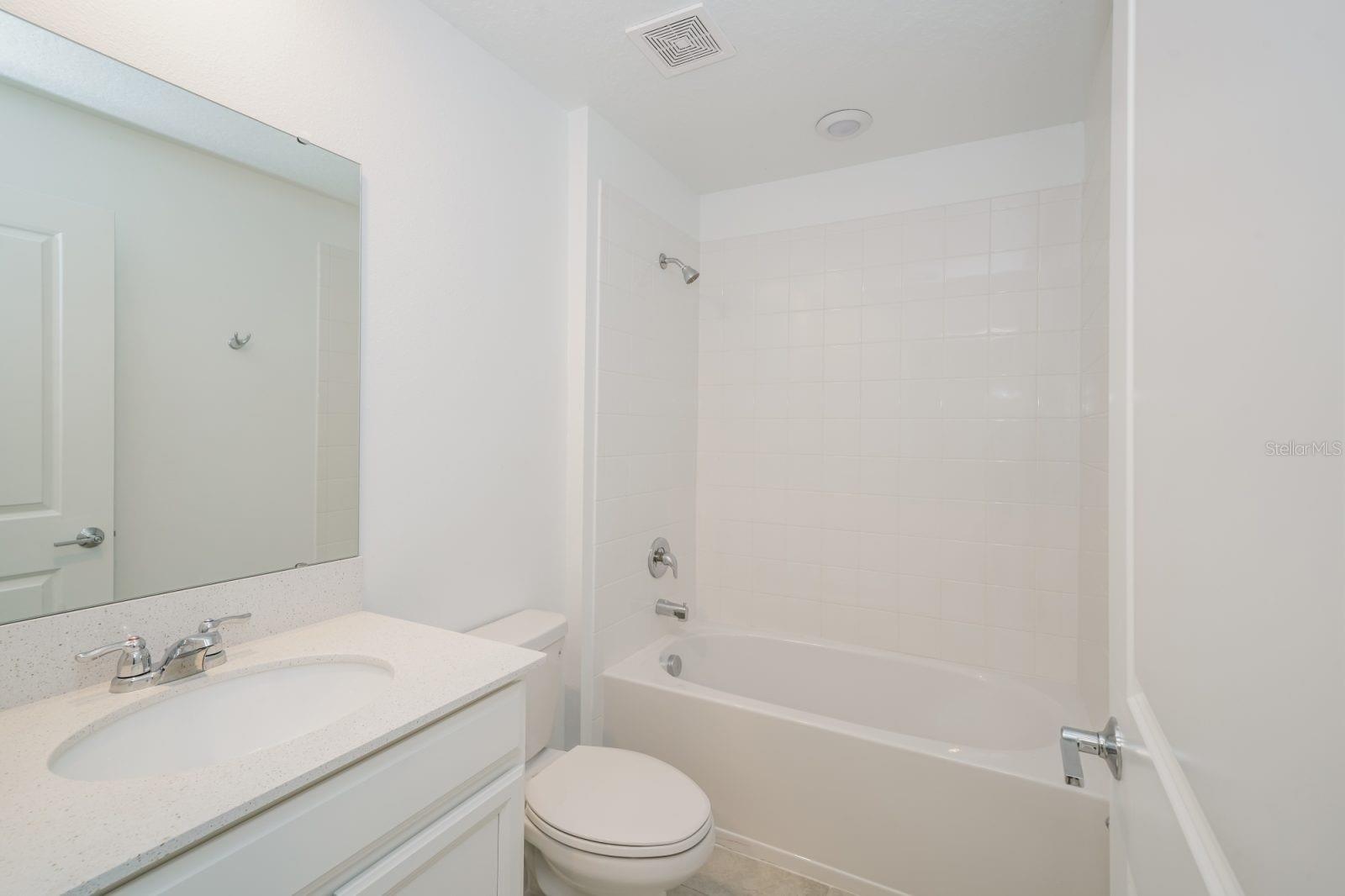 LIBERTY RDG PH 1 - Residential Lease