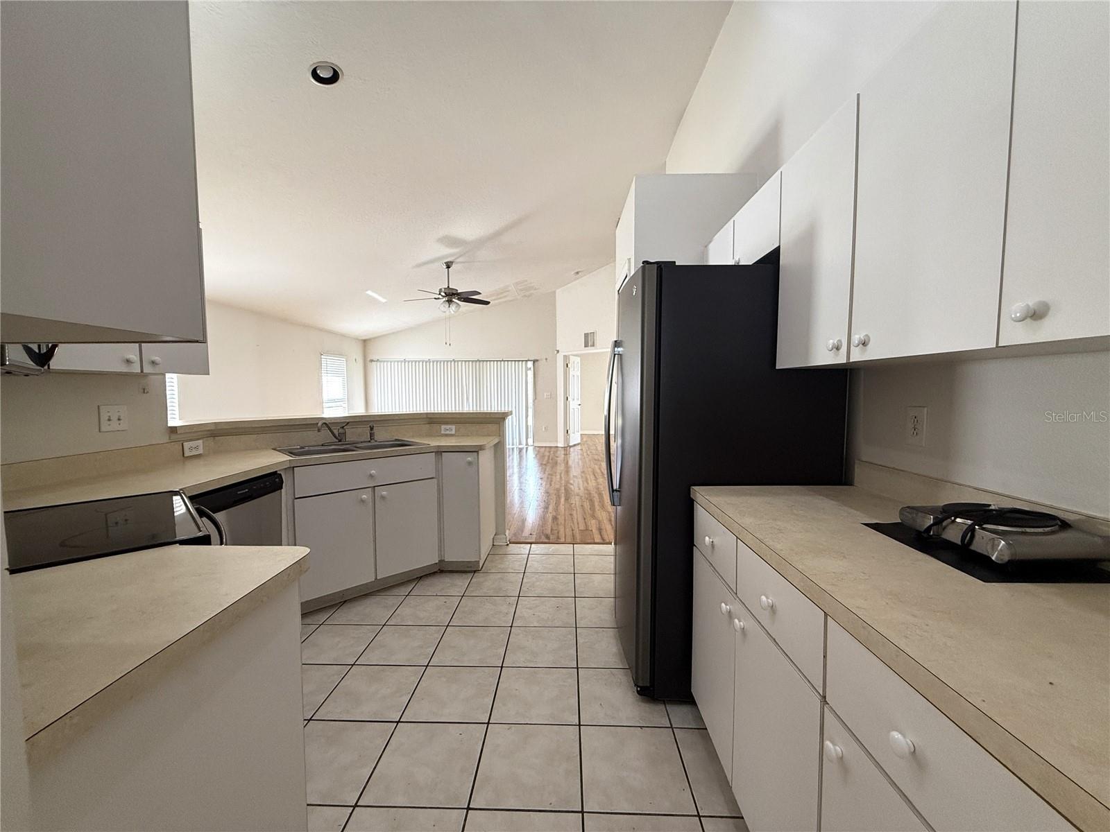 FISHHAWK RANCH PH 2 PRCL - Residential Lease