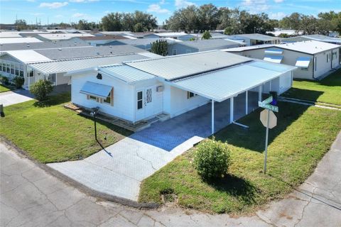 A home in WINTER HAVEN