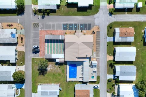 A home in WINTER HAVEN