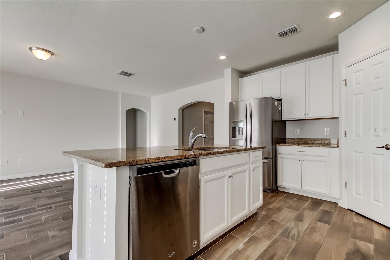 NEW RIVER LAKES PH 01 - Residential