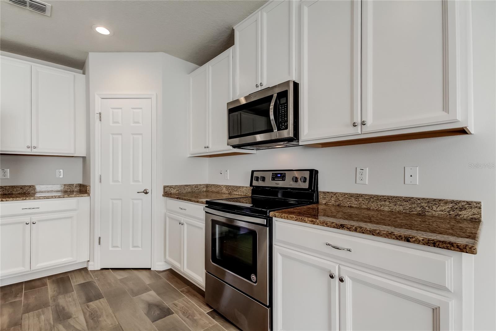 NEW RIVER LAKES PH 01 - Residential