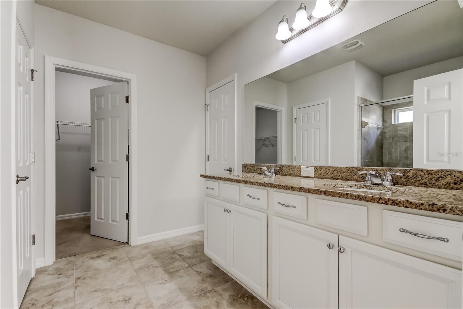 NEW RIVER LAKES PH 01 - Residential