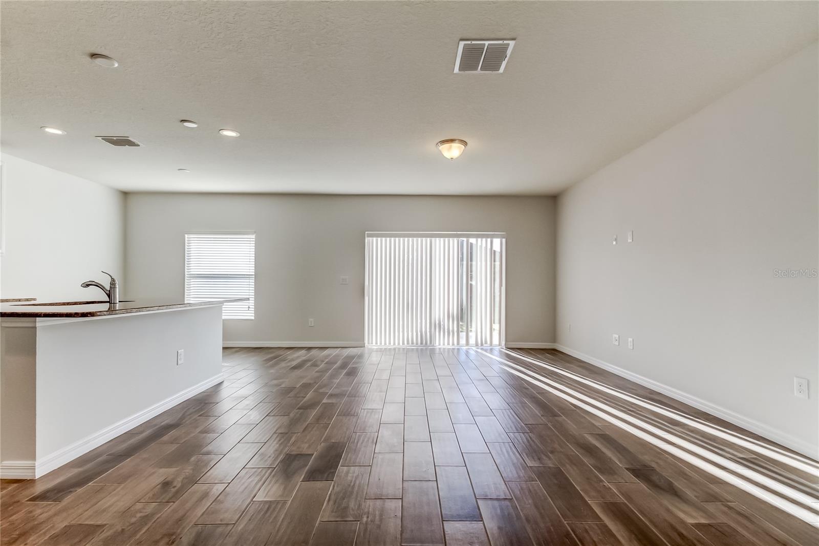 NEW RIVER LAKES PH 01 - Residential