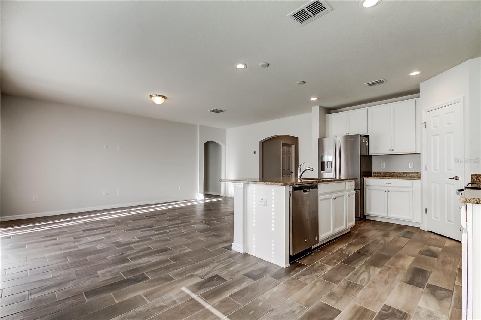 NEW RIVER LAKES PH 01 - Residential