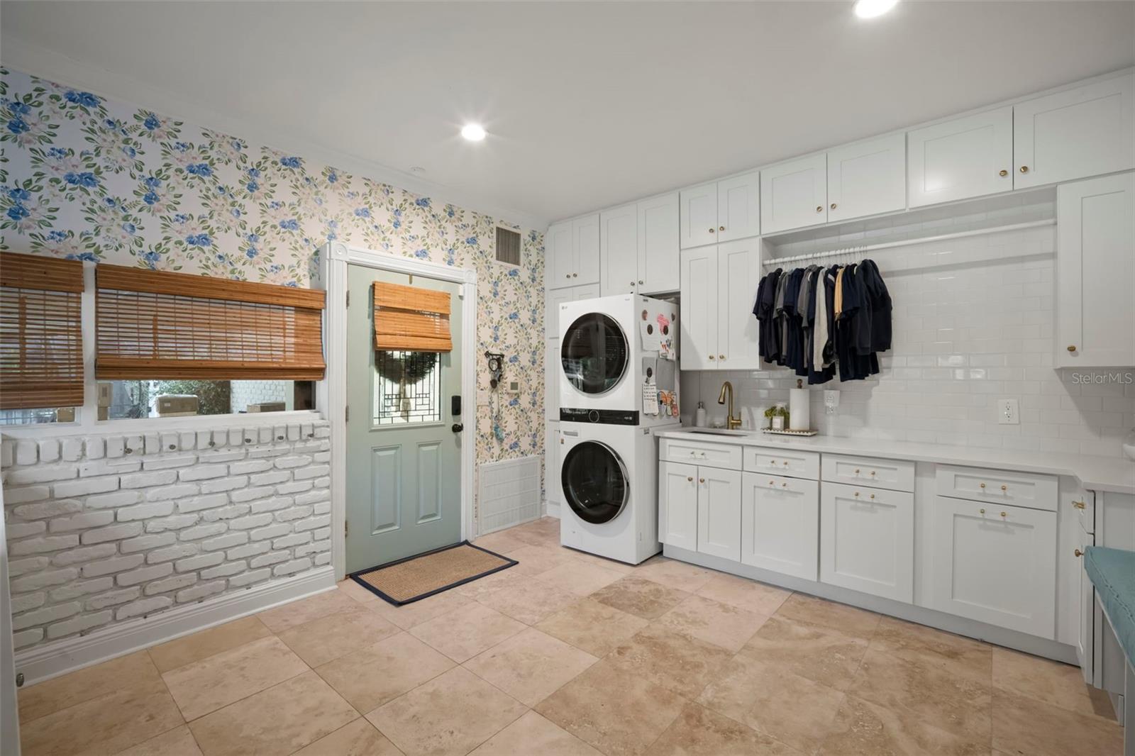 A L BACKS SUB - Residential