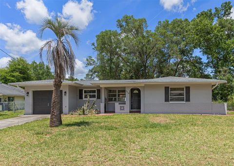 Photo of 314 Daisy Lane, Inverness, FL 34452 (MLS # TB8504092)