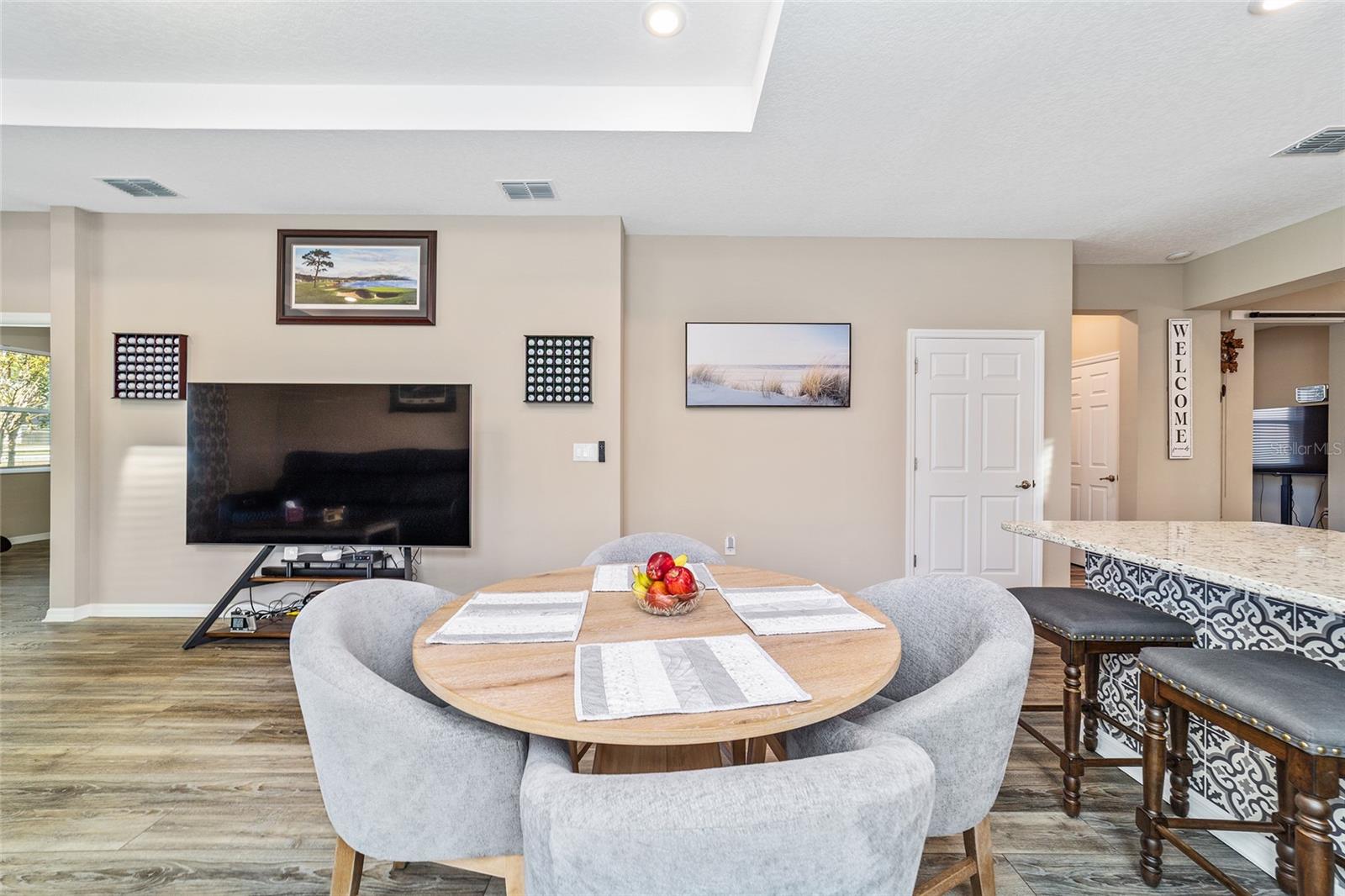 ON TOP OF THE WORLD - Residential