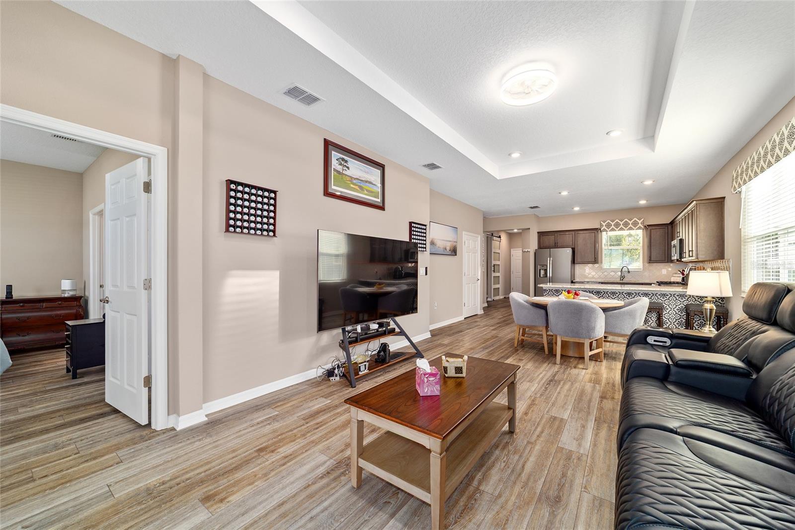 ON TOP OF THE WORLD - Residential