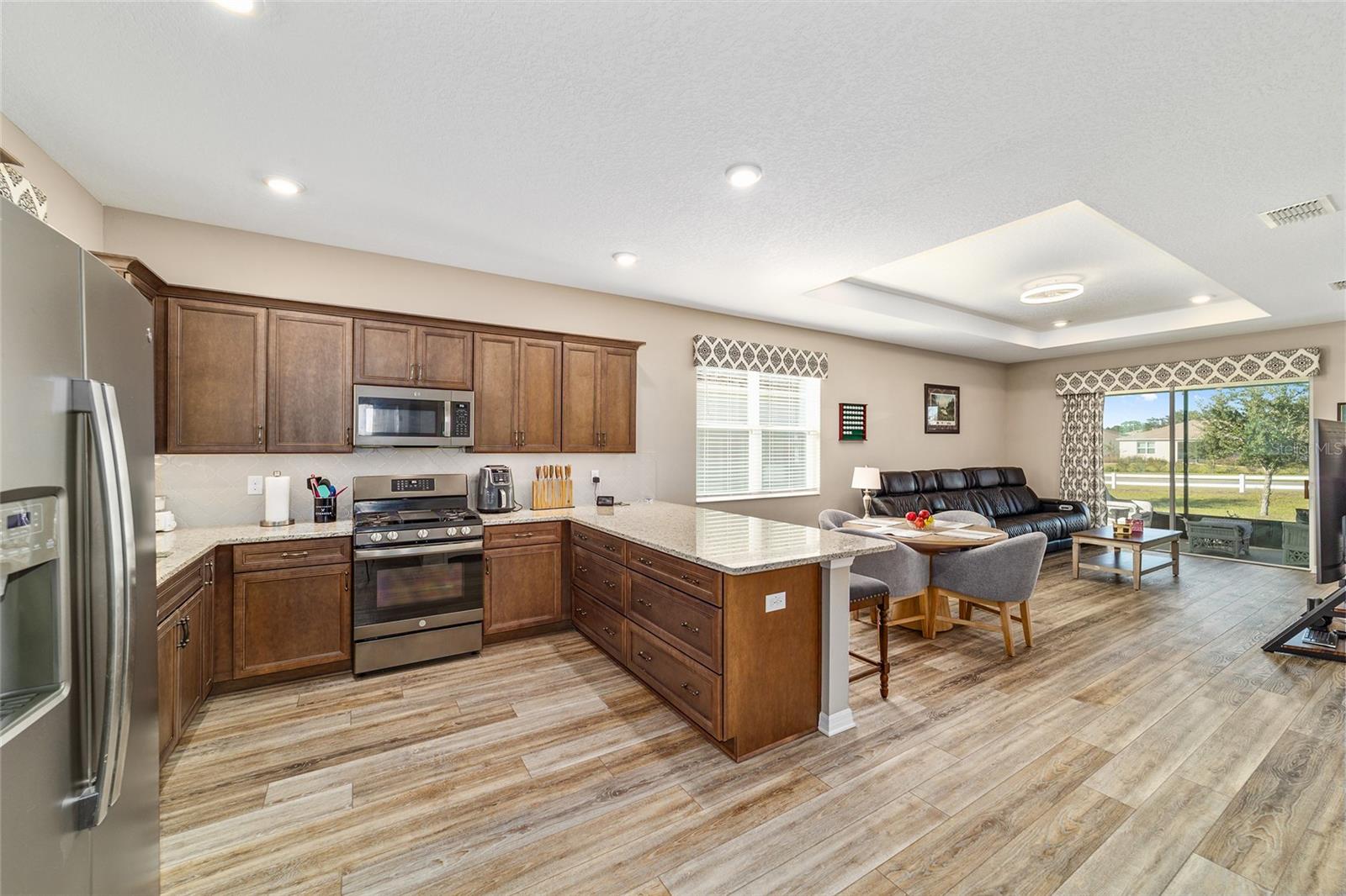 ON TOP OF THE WORLD - Residential