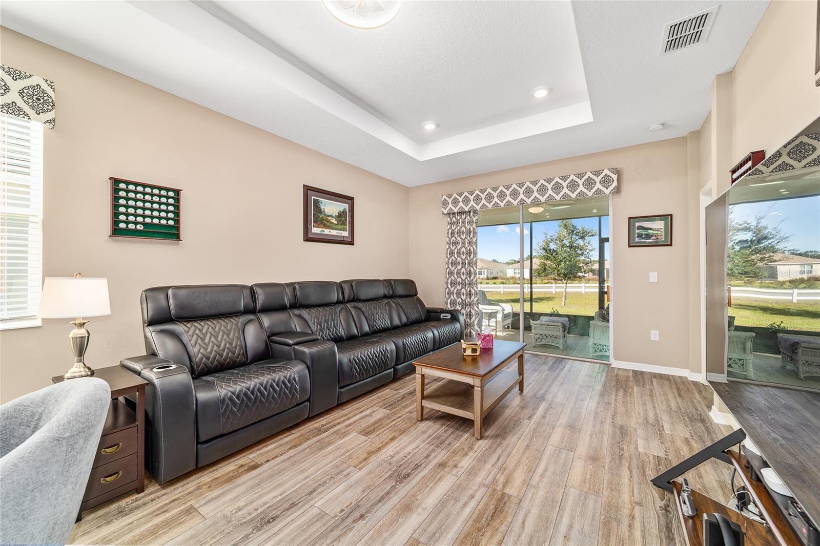 ON TOP OF THE WORLD - Residential