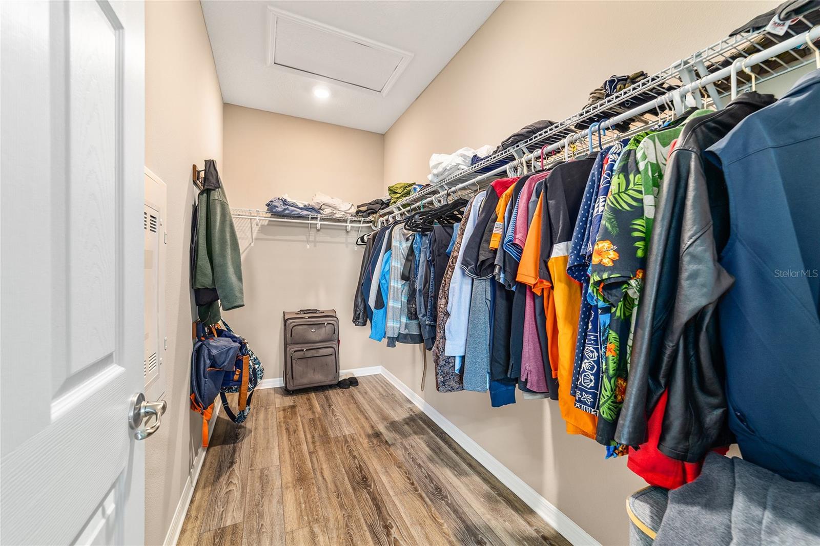 ON TOP OF THE WORLD - Residential