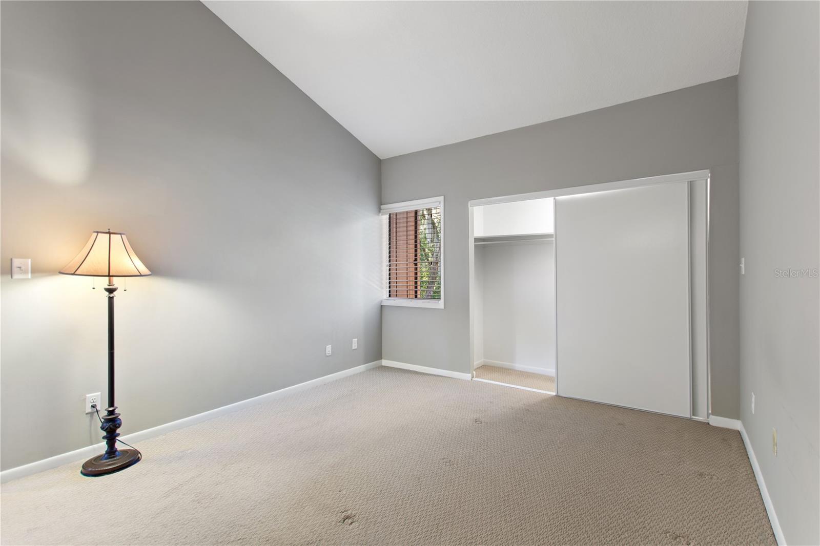 ONE THOUSAND OAKS REP - Residential