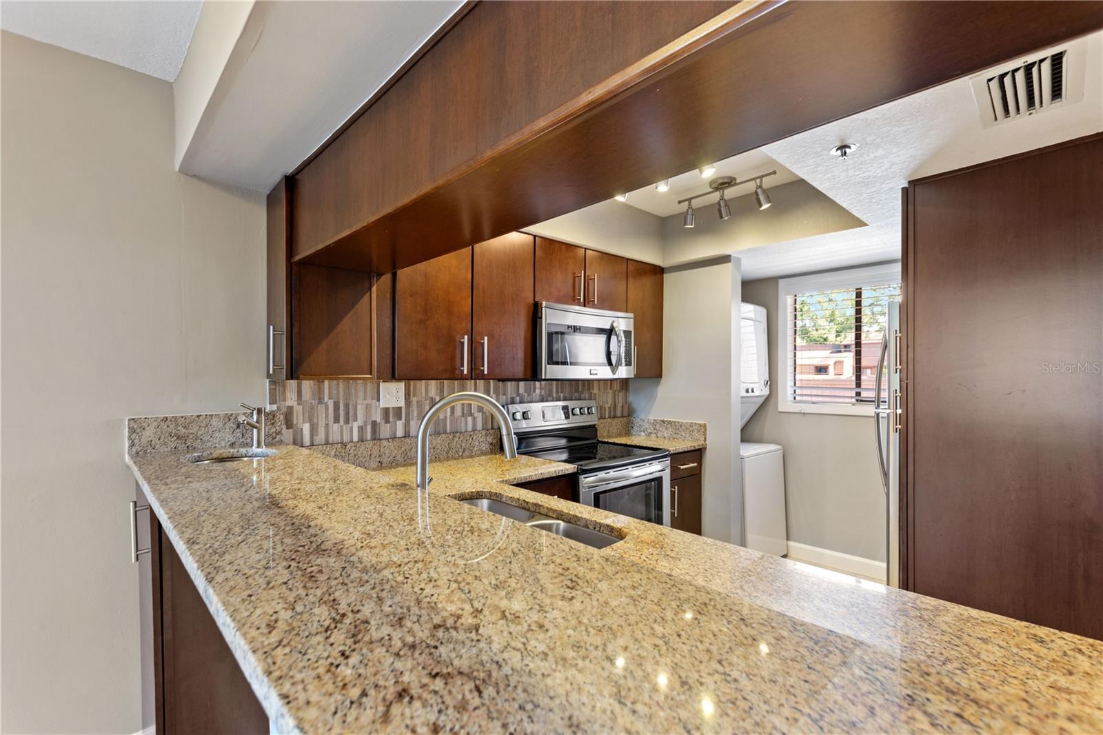 ONE THOUSAND OAKS REP - Residential