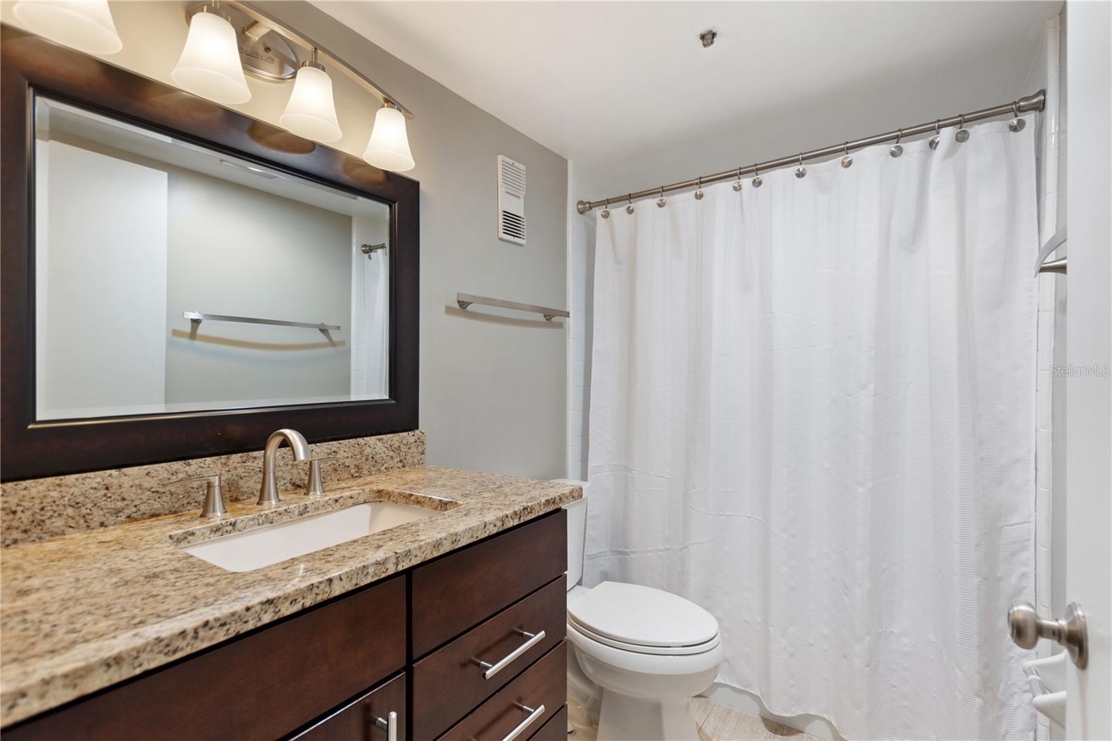 ONE THOUSAND OAKS REP - Residential