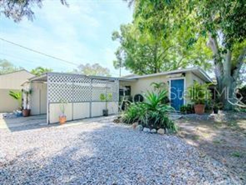 Photo of 5617 Gulfport Boulevard S, Gulfport, FL 33707 (MLS # TB8370496)