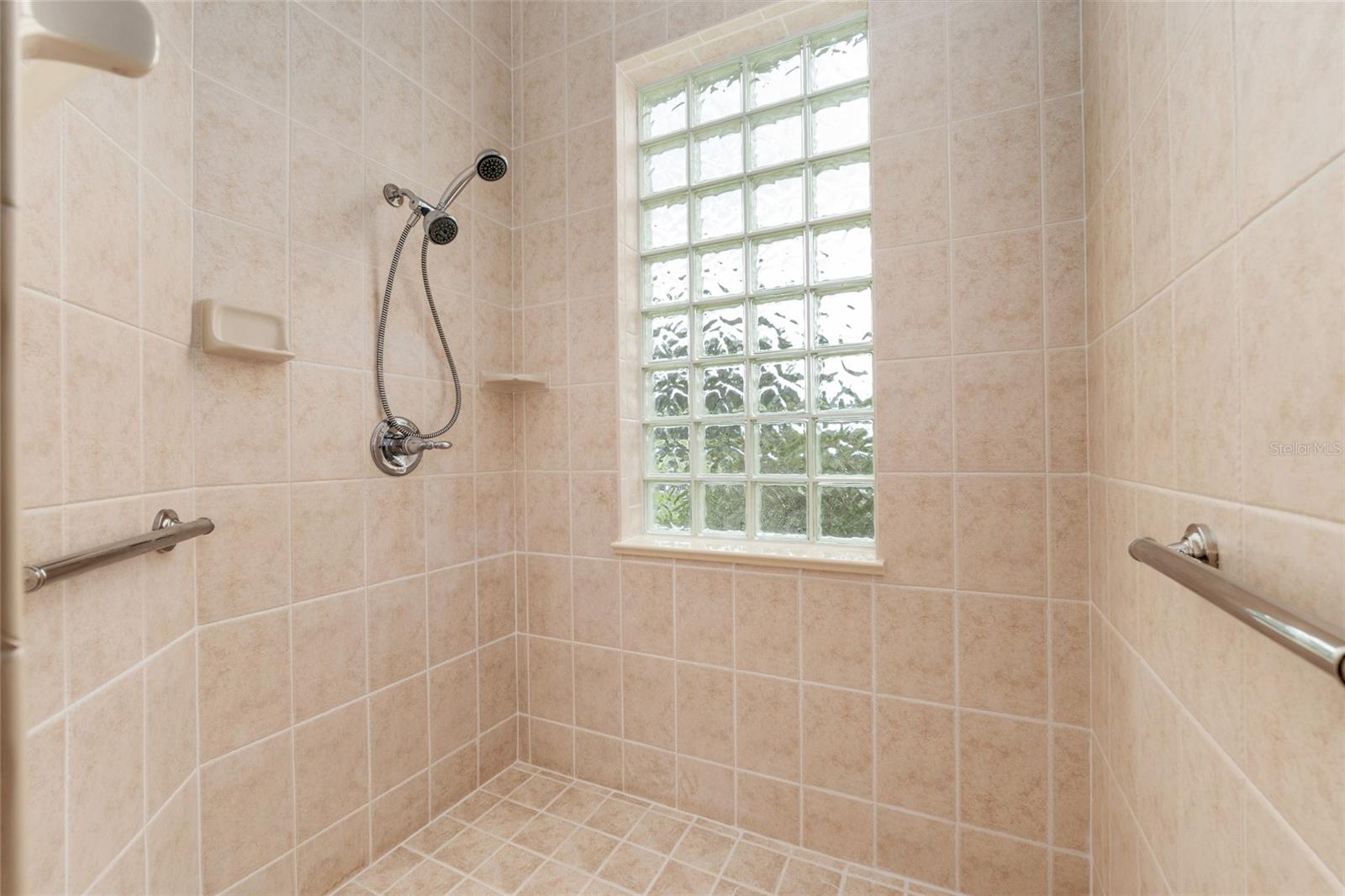 SUMMERTON - Residential