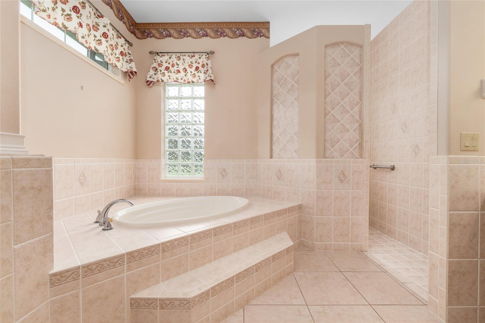 SUMMERTON - Residential