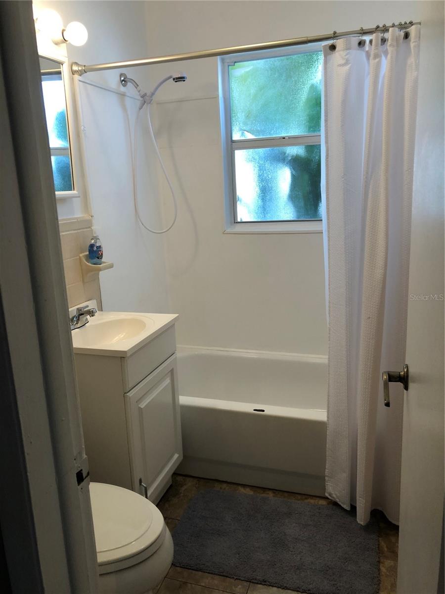 NOKOMIS - Residential Lease