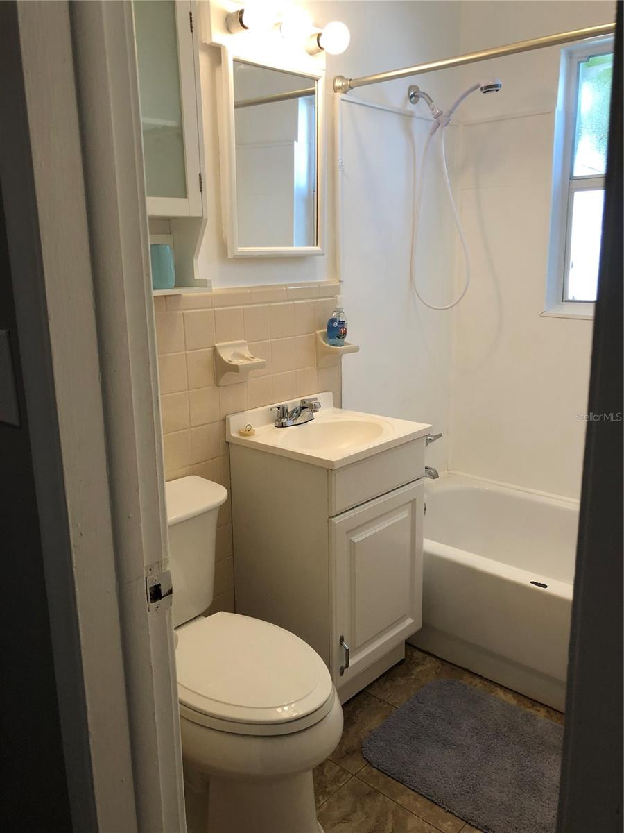 NOKOMIS - Residential Lease