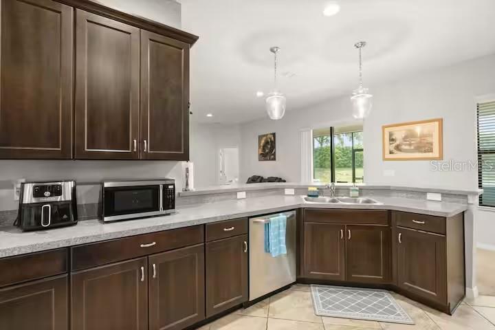 DINNER LAKE SOUTH - Residential
