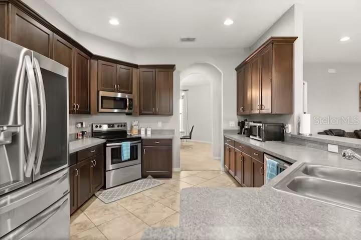 4046 DINNER LAKE WAY