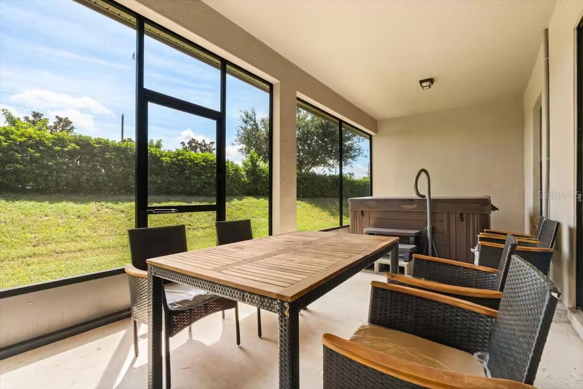 DINNER LAKE SOUTH - Residential