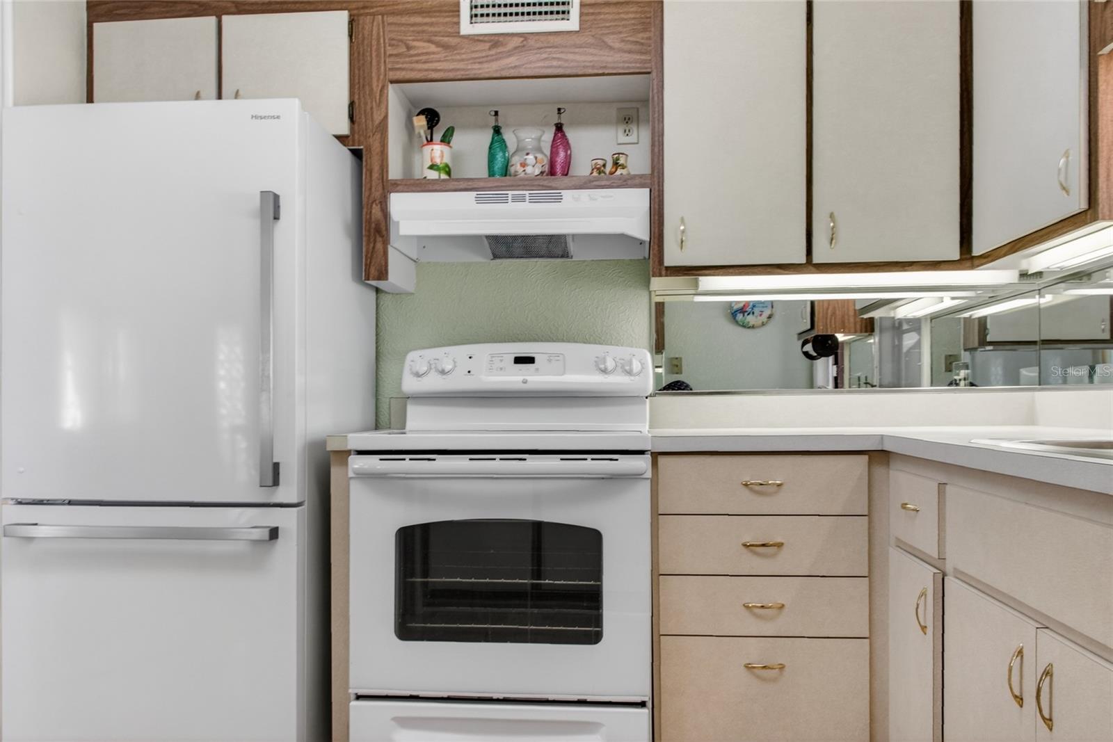 COUNTRY CLUB ESTATES - Residential