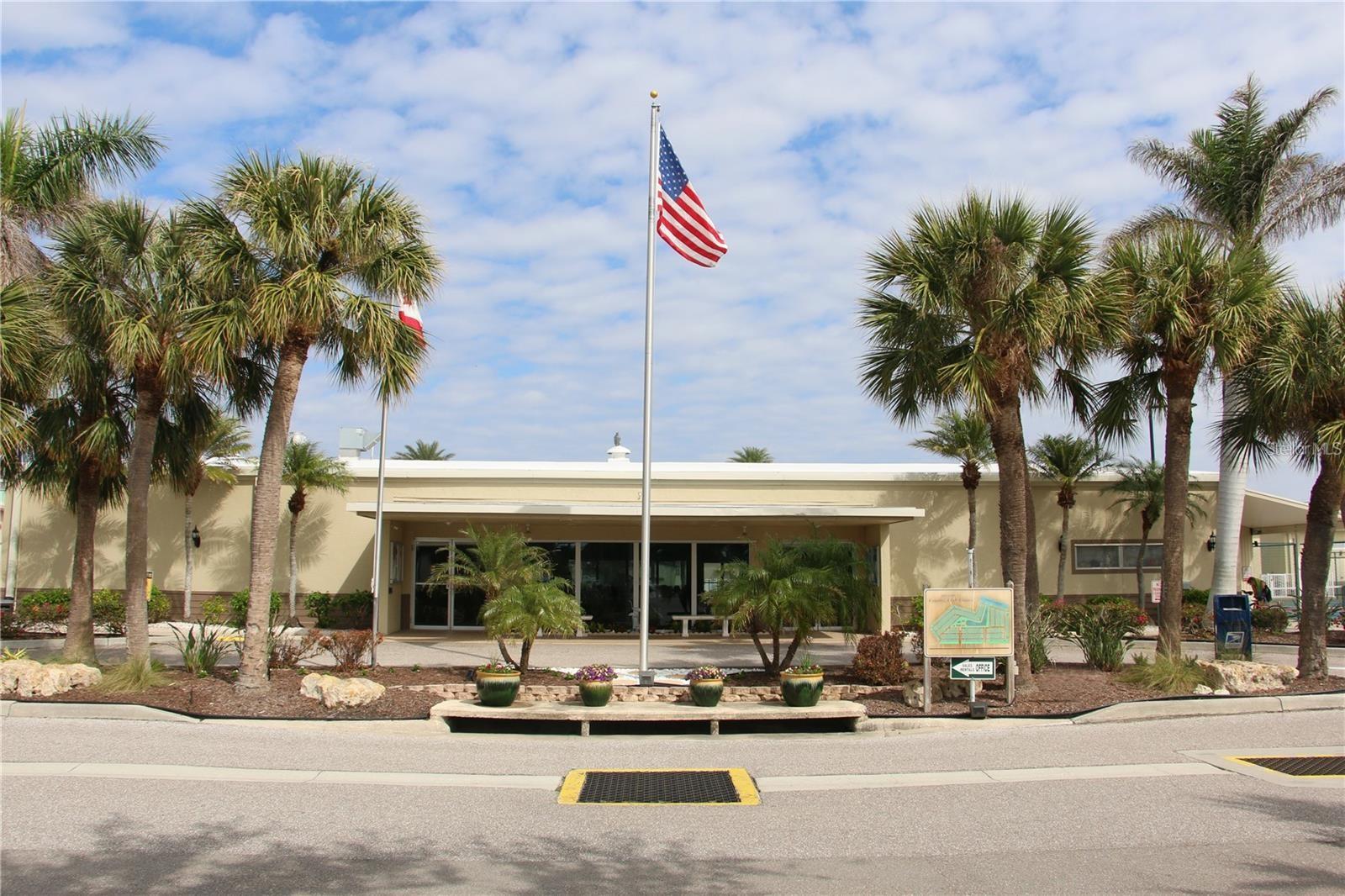 COUNTRY CLUB ESTATES - Residential