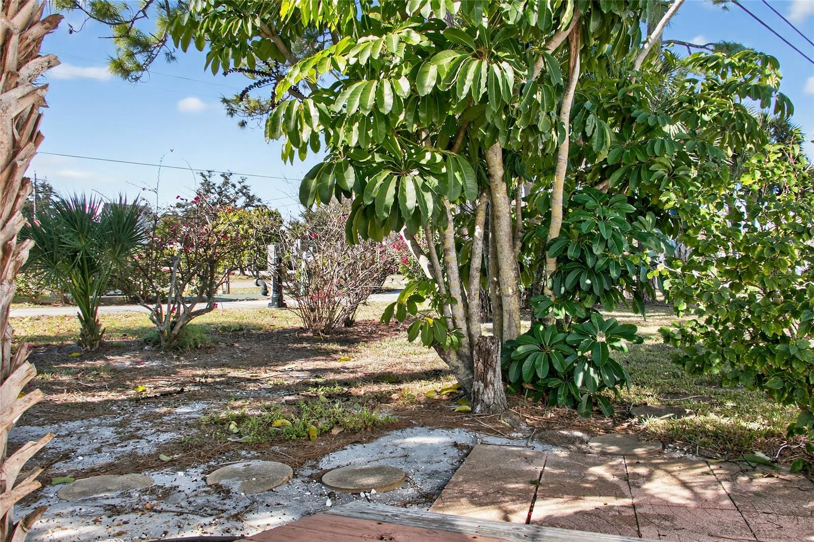 COUNTRY CLUB ESTATES - Residential