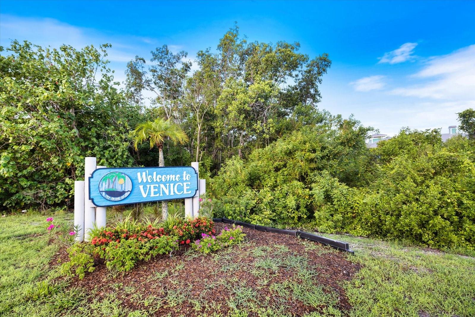 COUNTRY CLUB ESTATES - Residential