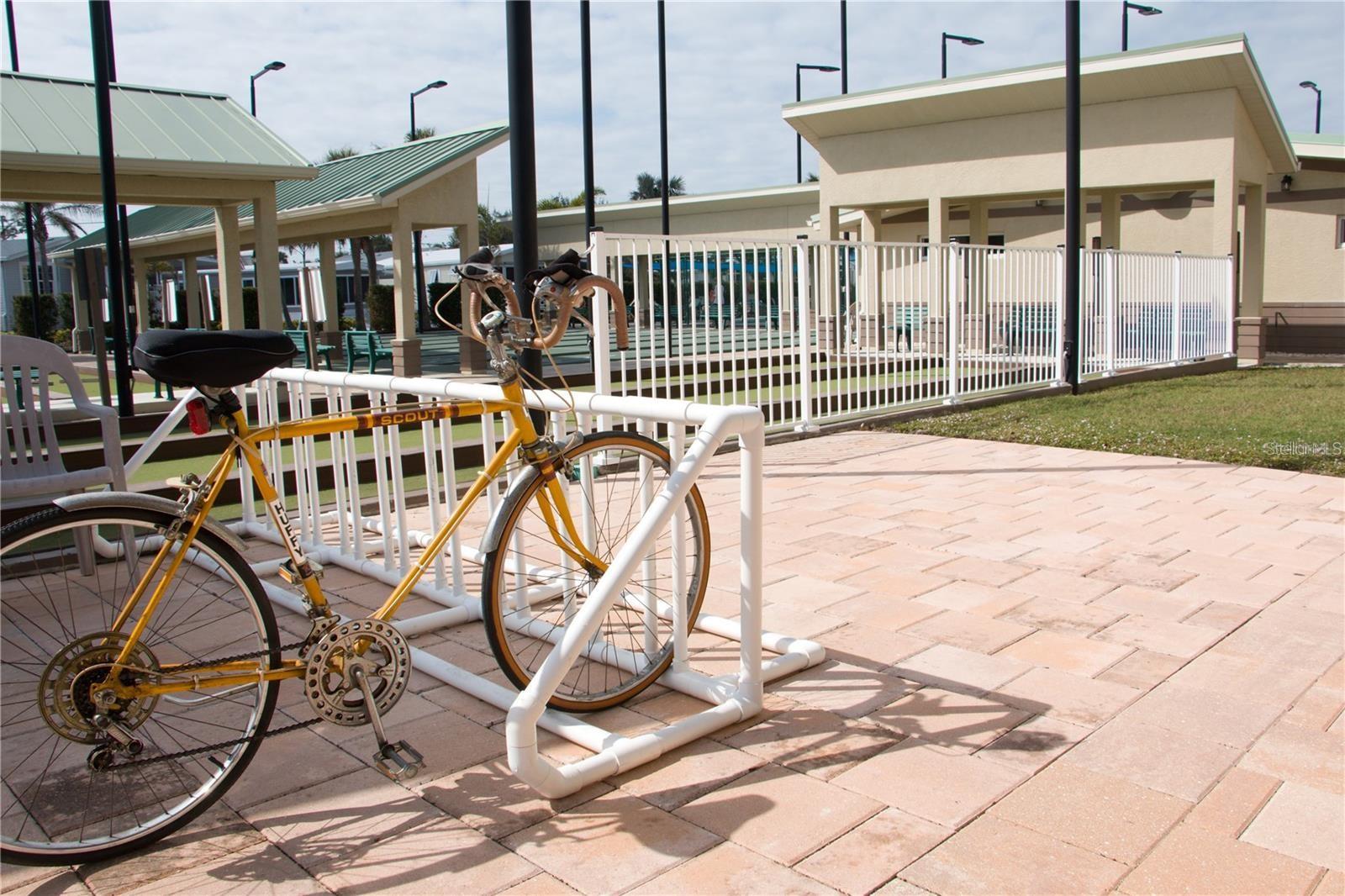 COUNTRY CLUB ESTATES - Residential