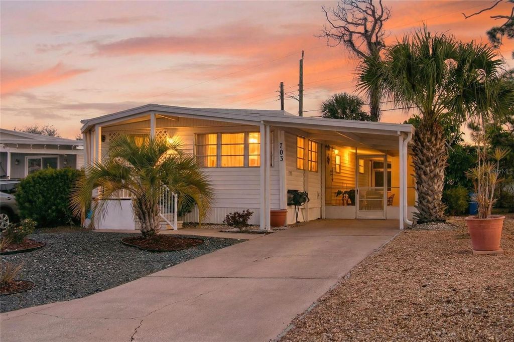 Photo of 703 S Green Circle, Venice, FL 34285 (MLS # N6142729)