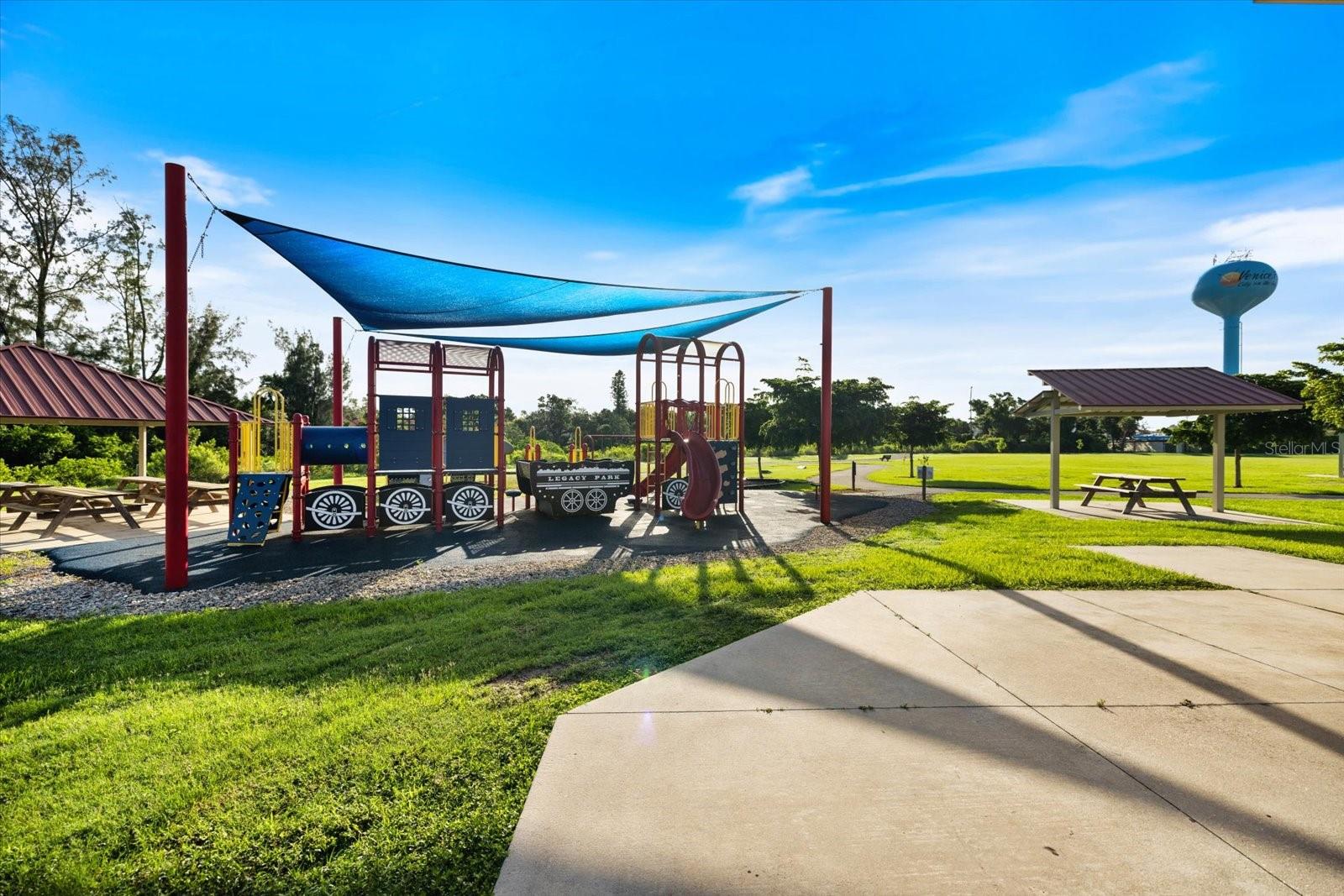 COUNTRY CLUB ESTATES - Residential