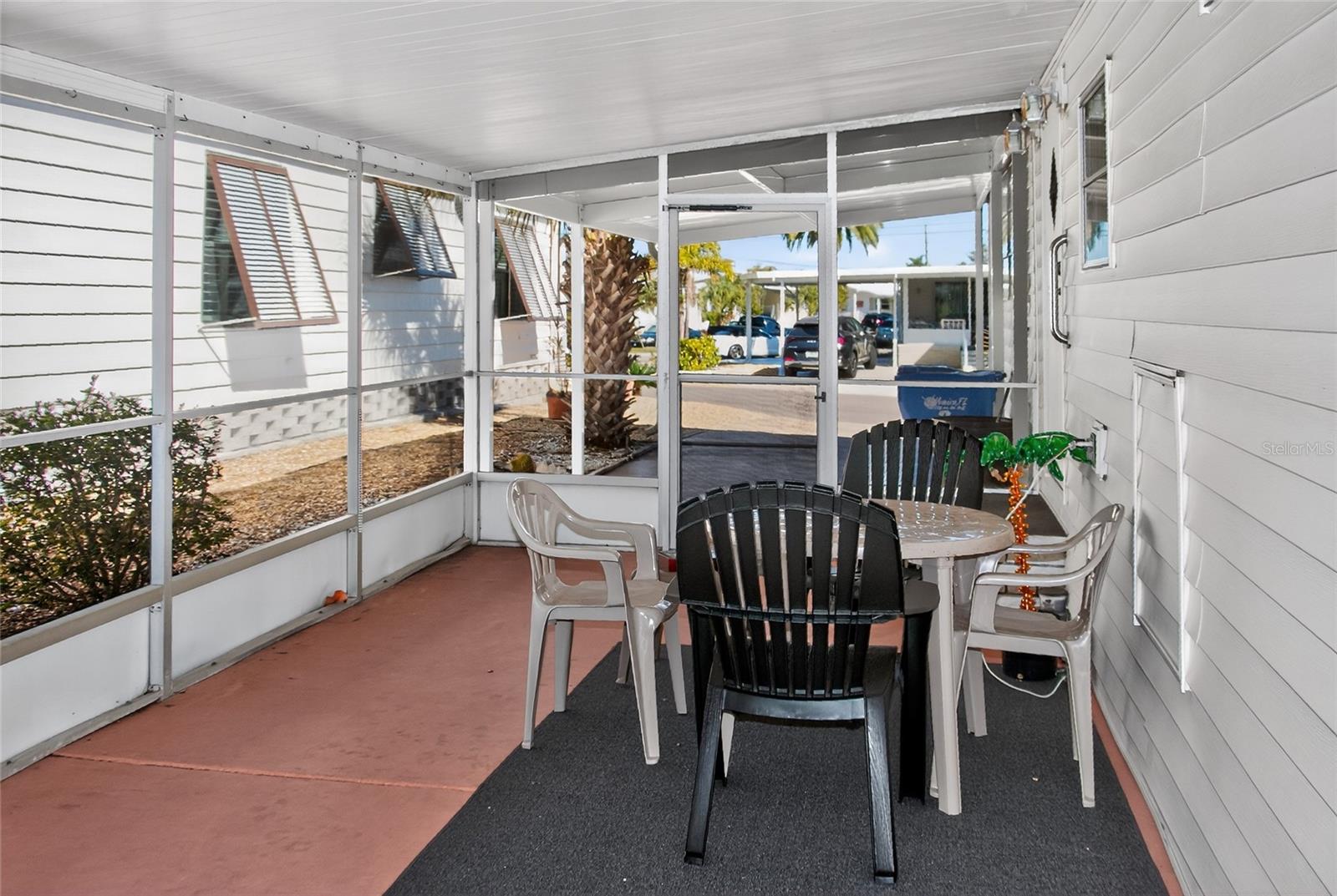 COUNTRY CLUB ESTATES - Residential