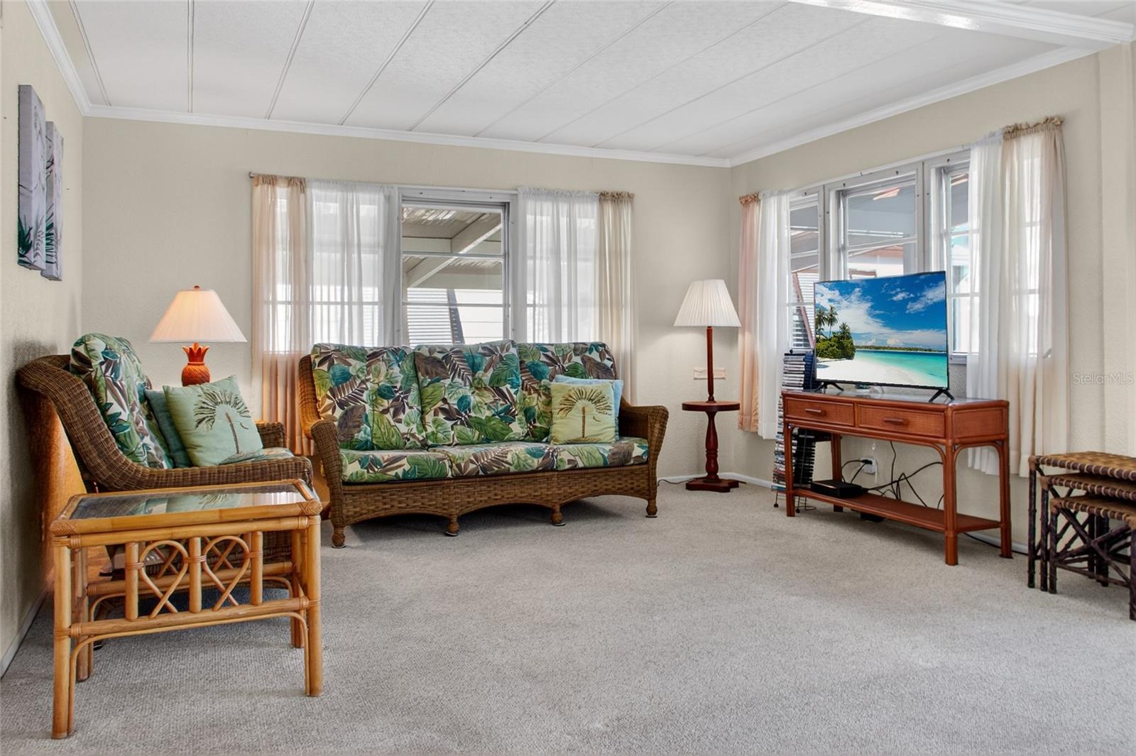 COUNTRY CLUB ESTATES - Residential