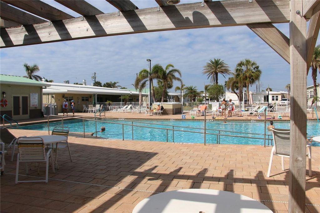 Photo of 703 S Green Circle, Venice, FL 34285 (MLS # N6142729)