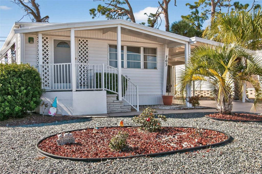 Photo of 703 S Green Circle, Venice, FL 34285 (MLS # N6142729)