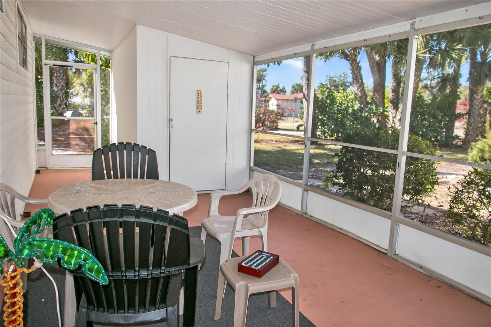 COUNTRY CLUB ESTATES - Residential