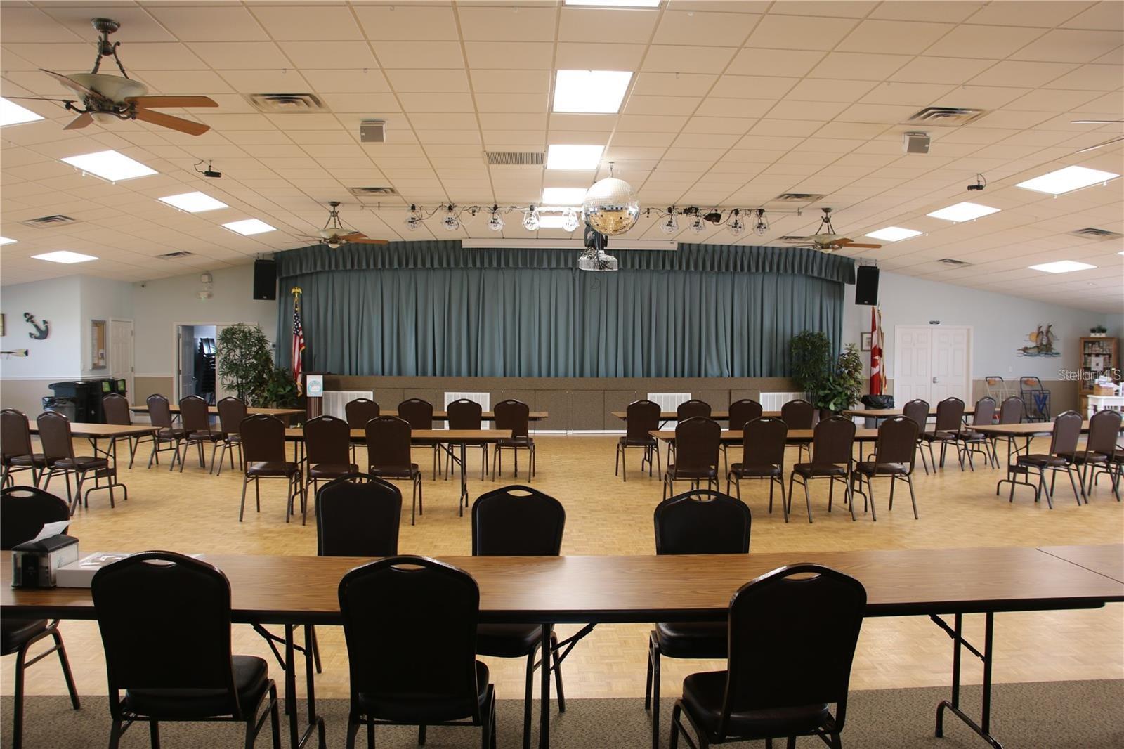 COUNTRY CLUB ESTATES - Residential