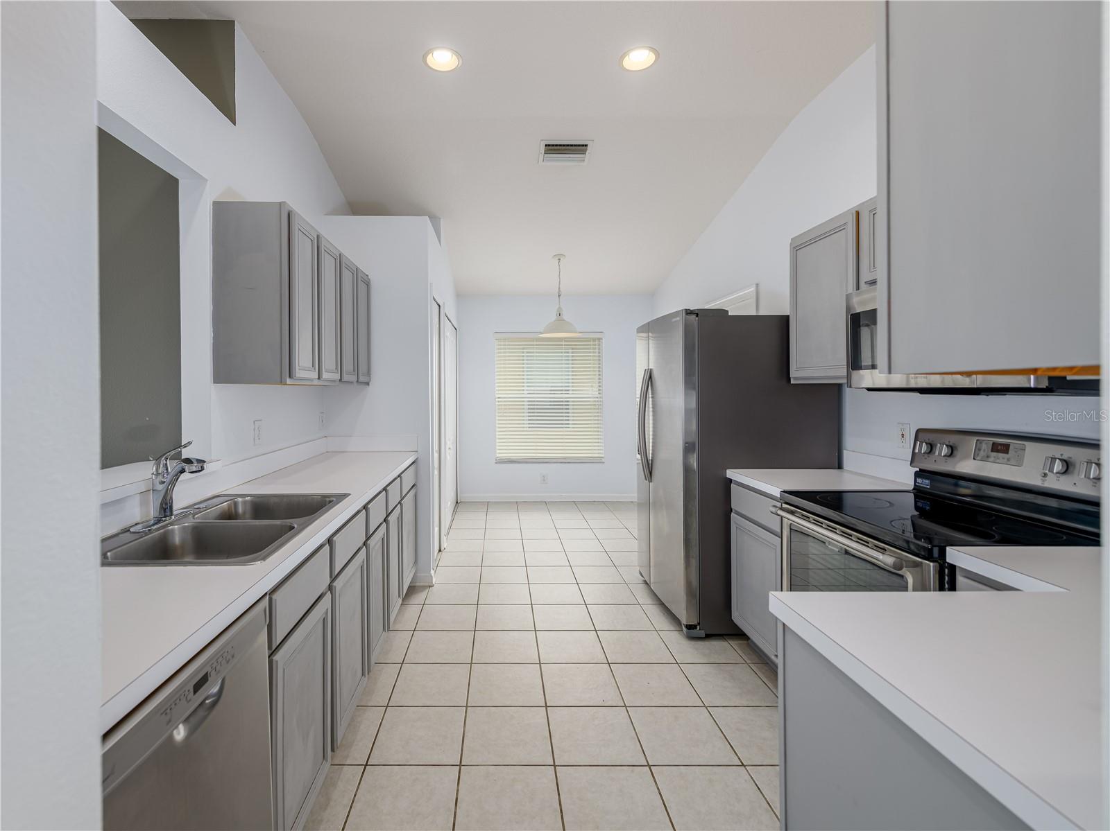 SOUTH COVE PH 2/3 - Residential Lease