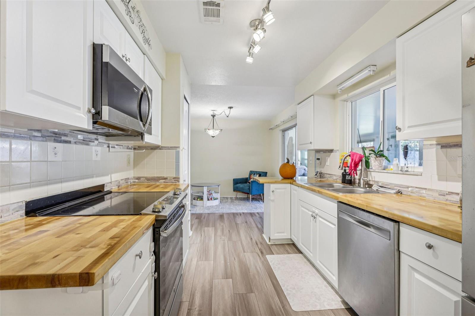 3407 KING GEORGE LANE