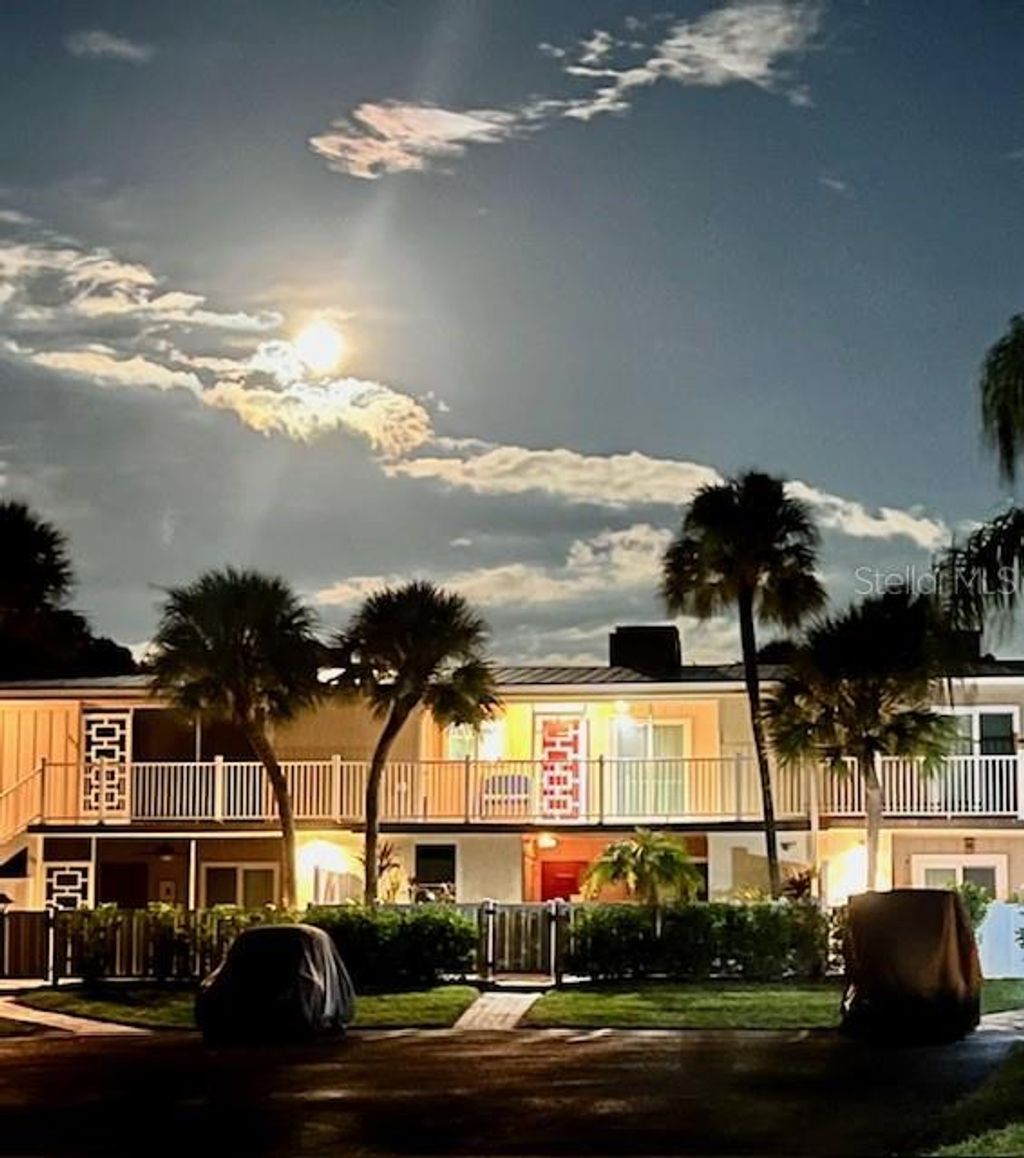Photo of 749 Manatee Avenue, Holmes Beach, FL 34217 (MLS # A4661967)
