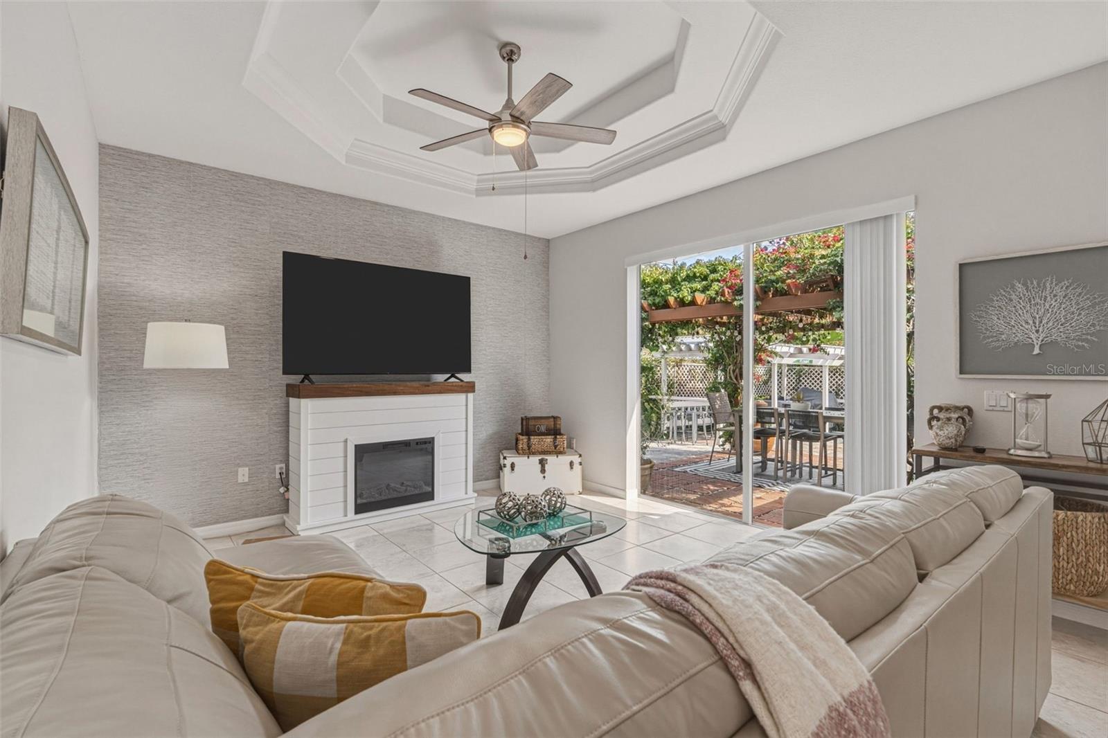 SOUTH VENICE - Residential