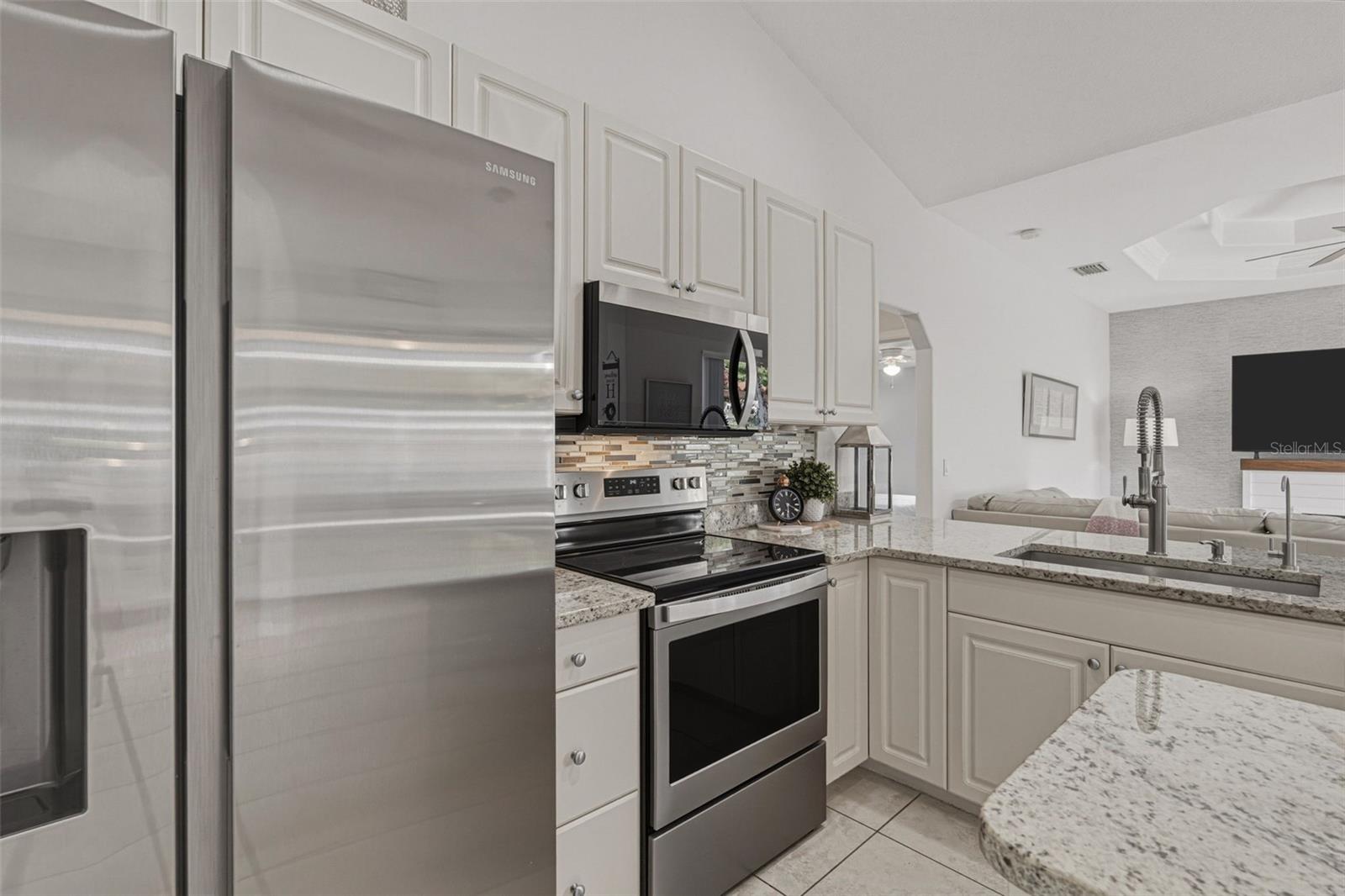 SOUTH VENICE - Residential