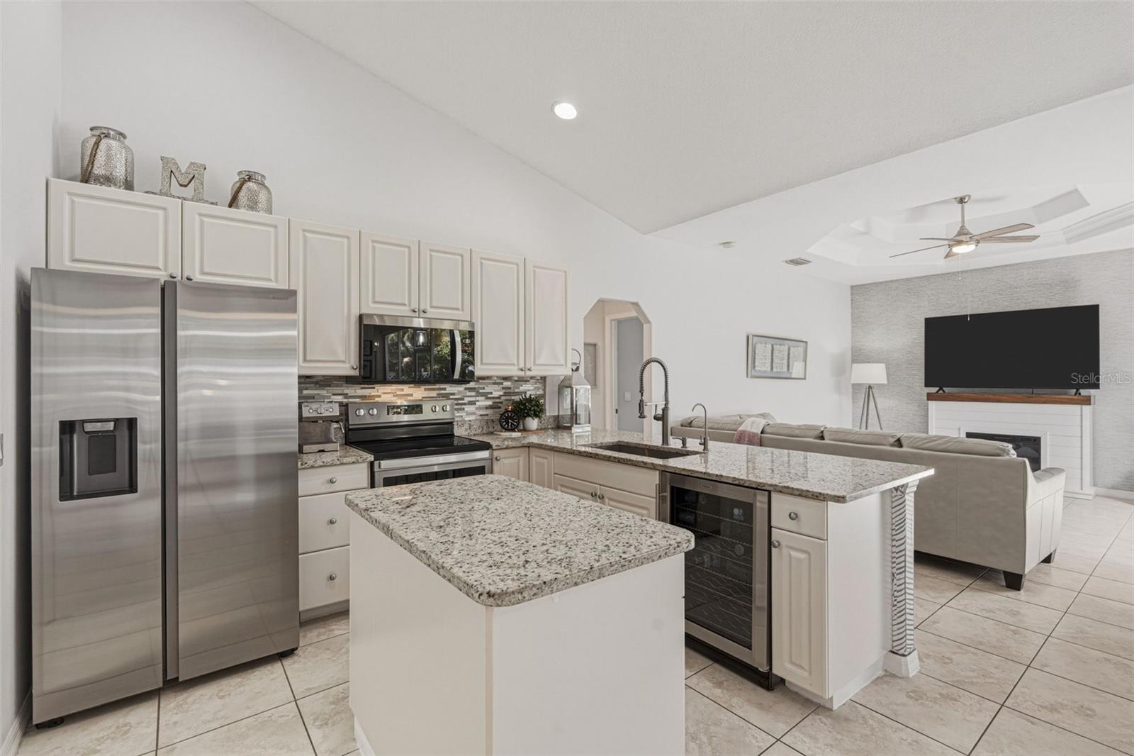 SOUTH VENICE - Residential