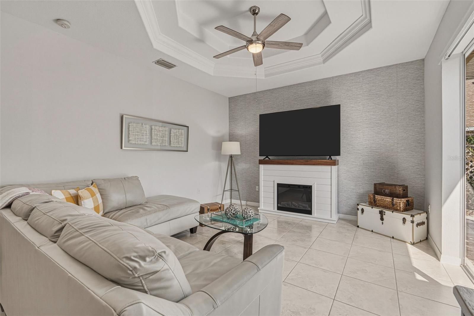 SOUTH VENICE - Residential