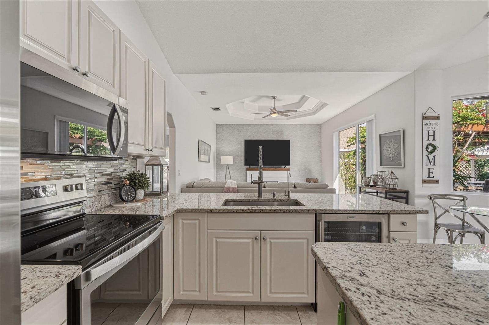 SOUTH VENICE - Residential