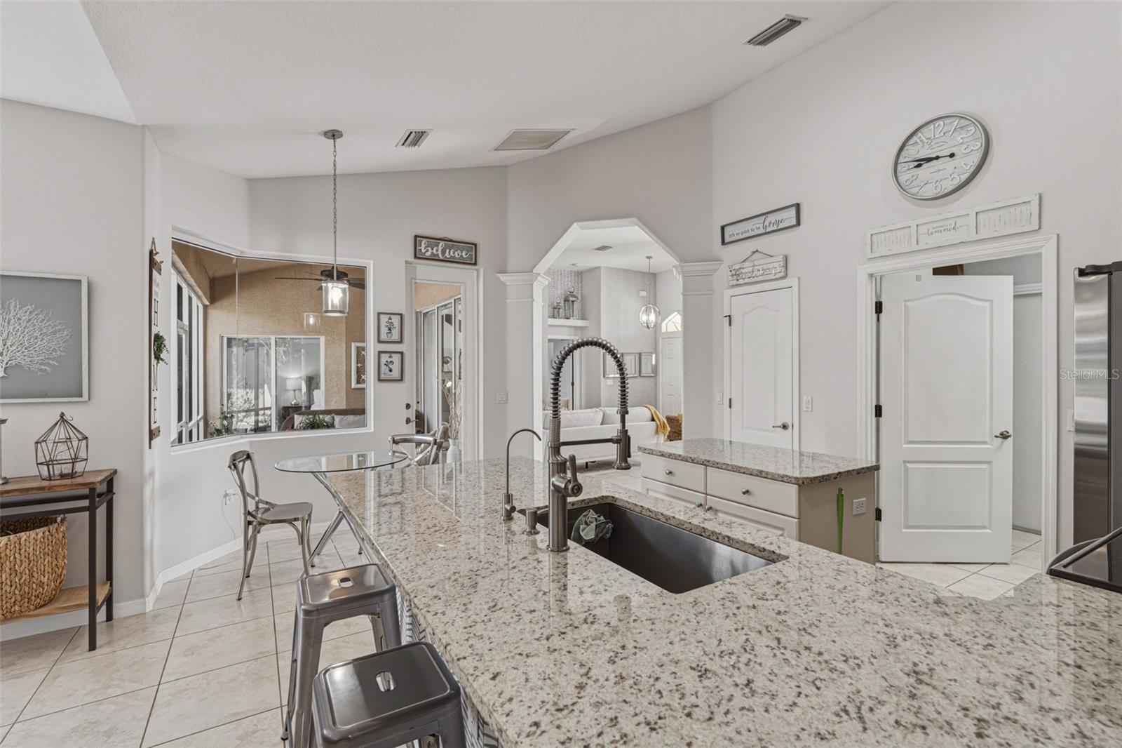 SOUTH VENICE - Residential