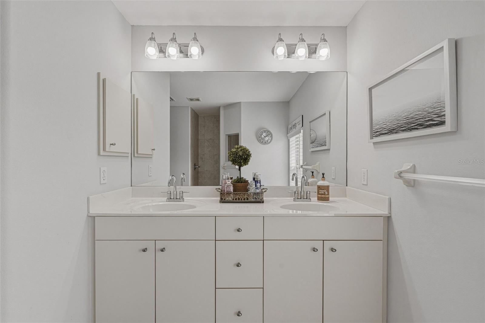 SOUTH VENICE - Residential